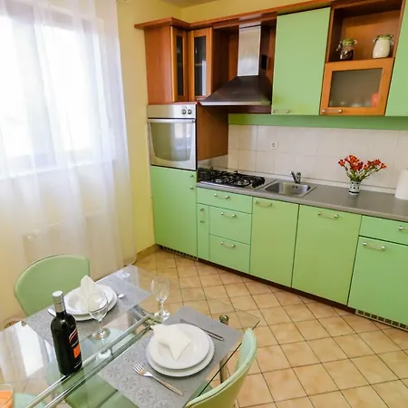 Apartman *