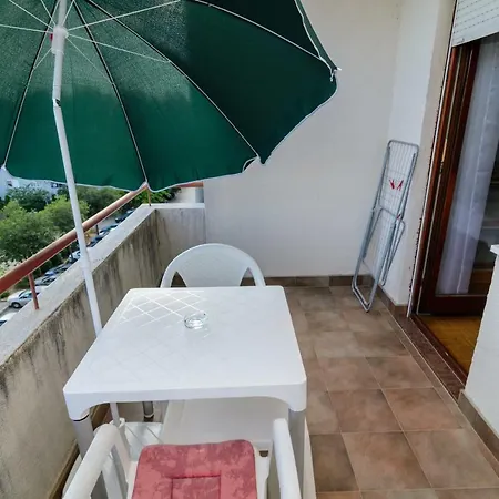 Apartman *