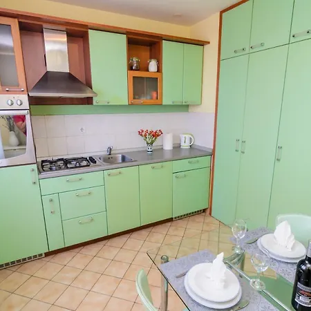 Apartman *